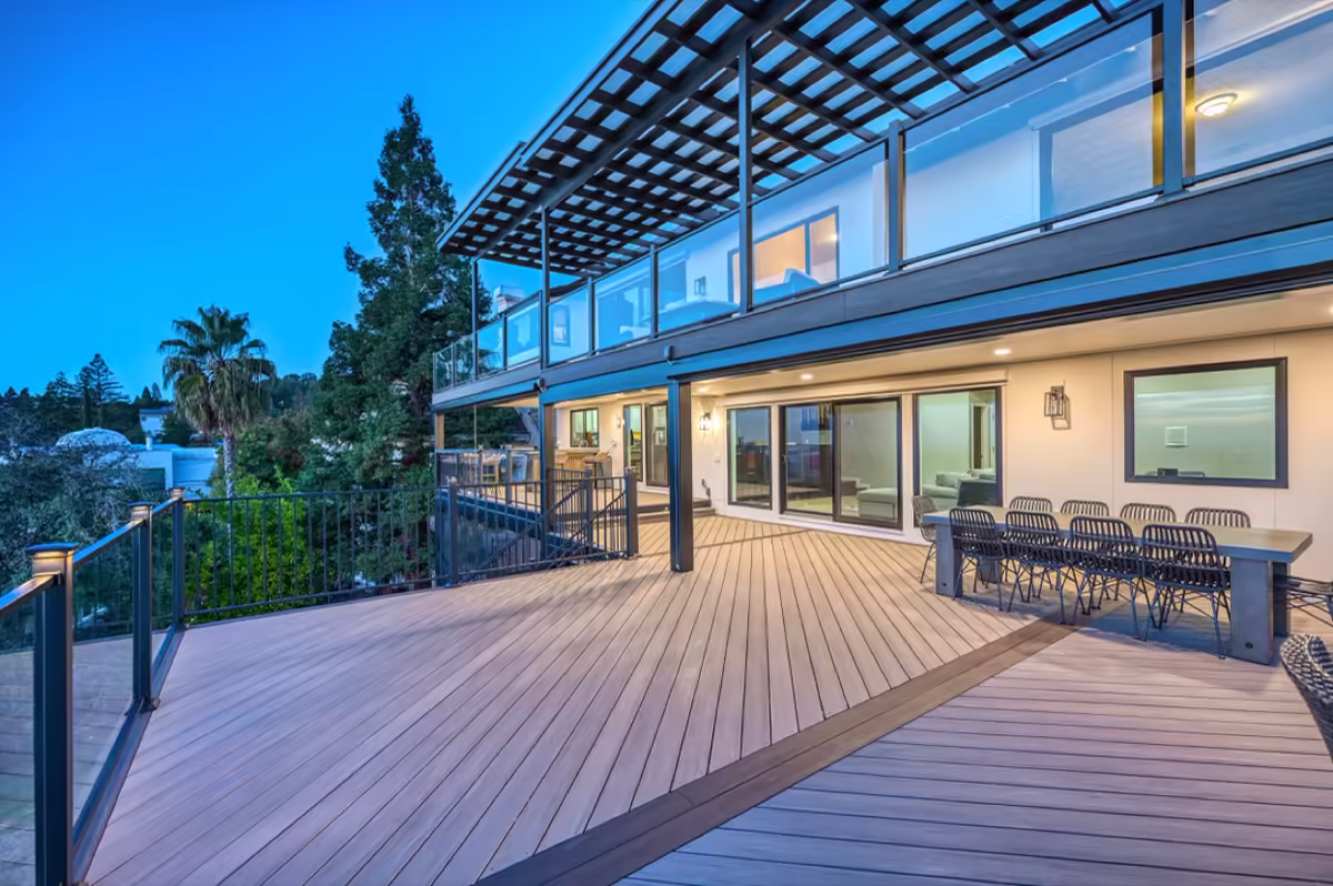Custom deck built by Stone Ridge Decking for the Powers Dr project