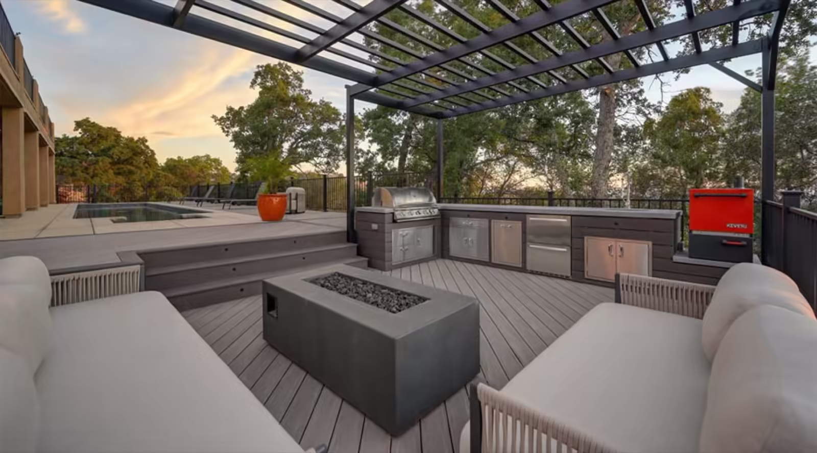 Belfiore Ct deck project built by Stone Ridge Decking